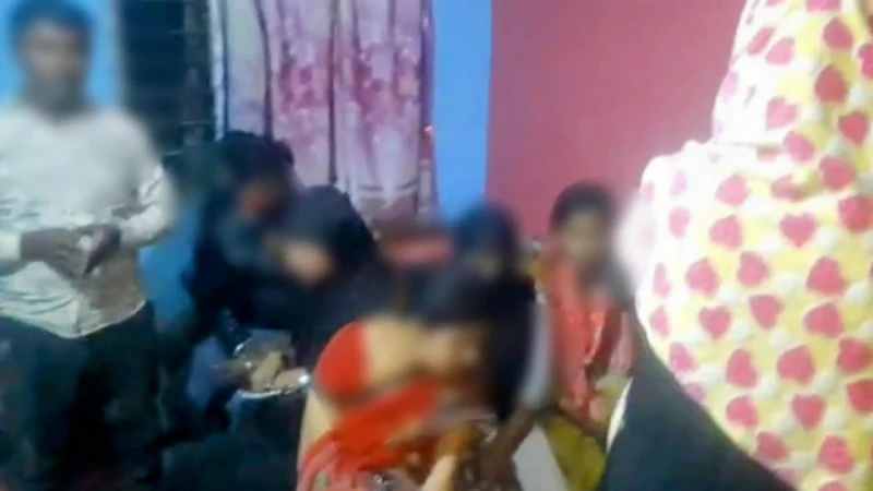 আবাসিক হোটেল থেকে ৯ নারীসহ গ্রেপ্তার ১৬